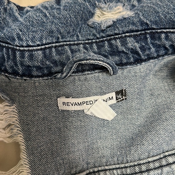 3/$50 Extremely distressed denim jacket size large - Picture 3 of 3